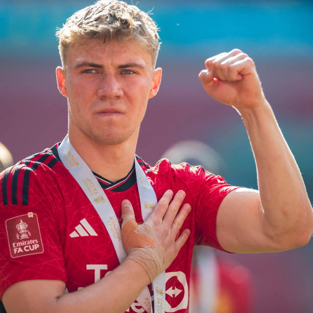 他也不忘称 他也不忘称